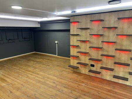  Locale Commerciale in Affitto – Astir, Tirana