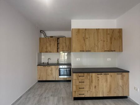  Appartamento 2+1 in affitto a Misto Mame vicino ai palazzi Çabej