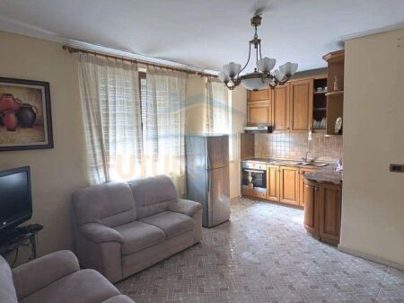 Shitet, Apartament 2+1, Rruga Muhamet Gjollesha, Tirane