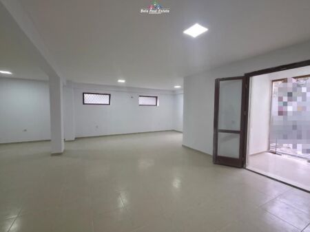 Dyqan Me Qera Tek Kopshti Botanik (ID BD21895) Tirane