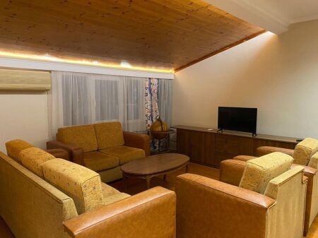 Shitet apartament 2+1 te Pallati me Shigjeta