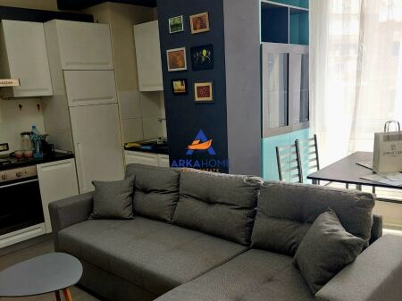 JEPET APARTMENT ME QERA 1+1+BALLKON "RRUGA BUDI , PRANE LICEUT" 600 EURO