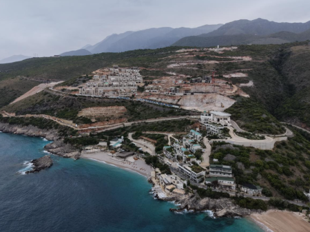  Villa Premium con Piscina in Vendita – Folie Village, Jalë