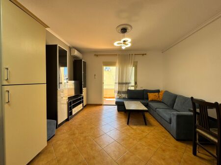 1+1 apartment with two balconies for sale in Shkëmbi i Kavajës