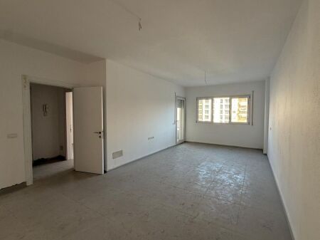 Shitet Apartament 1+1 – Pazari i Ri