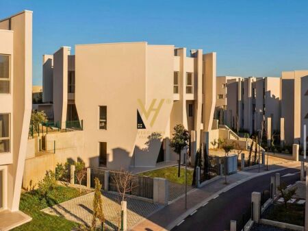 TWO-STORY VILLA FOR RENT AT GREEN VALLEY, DRY LAKE 500,000 LEKE