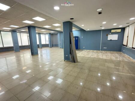 Ufficio in affitto presso Farmacia 10 (ID BZ2637) Tirana.