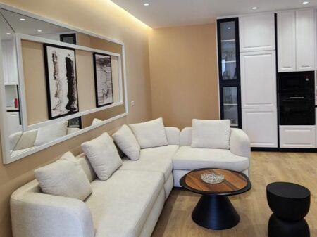  Shitet Apartament 2+1+2 + Post Parkimi – Rruga e Durrësit, Blloku i Ambasadave 
