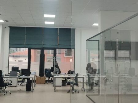  Shitet Ambient Komercial 420 m² Premium – Rruga e Barrikadave 