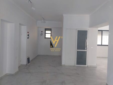 JEPET DYQAN 70 M2 ME QERA NE XHAMLLIK 160.000 LEKE