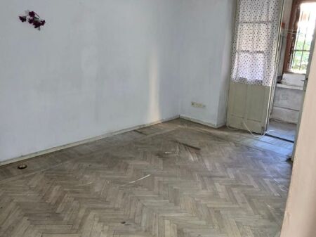Shitet apartament 2+1 tr Myslym Shyri!