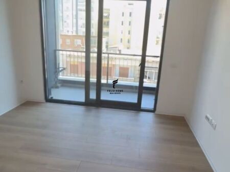 UFFICIO IN AFFITTO 60M2 NUOVO MERCATO 75.000 LEKE FH-71965