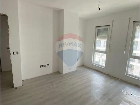 Shitet apartament 2+1 tek Univers City 