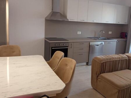  JEPET ME QIRA | Apartament 2+1 – Kompleksi Aura 