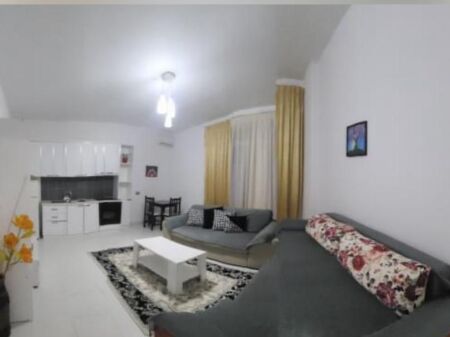 Jepet me qira 1+1 Kopshti Botanik 50.000 leke