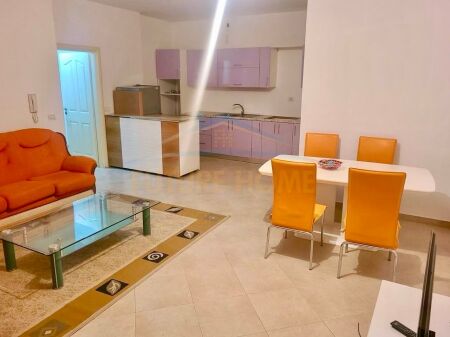Shitet, Apartament 2+1+2,Yzberisht,prane Bar Unik, Tiranë.