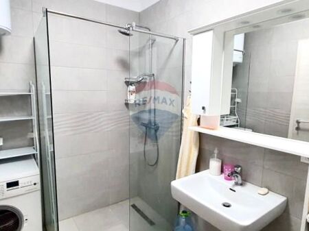 Jepet apartament me qera 1+1, Zogu i zi
