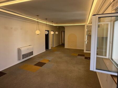  Ufficio 130 m² in Affitto – Zogu i Zi, Tirana 