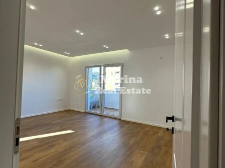 Shitje | Apartament 2 + 1 | Ish Stacioni i Trenit | 193000 €