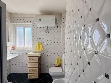  Appartamento 1+1 in vendita nel quartiere Partizani, Vlora 