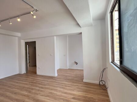 SHITET APARTAMENT 2+1 QENDER DURRES ,   