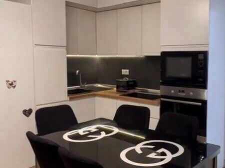 Jepet me qira apartament 1+1 + verandë te Liqeni i Thate