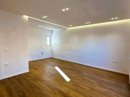 MINE PEZA, SHESIM APARTAMENT 2+1