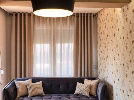 Ne Qender te Tiranes, jepet em qera apartament 1+1 modern .