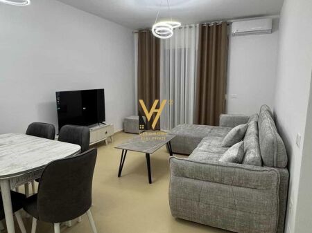 JEPET APARTAMENT 2+1+BLK ME QERA TE ISH PARKU 70.000 LEKE