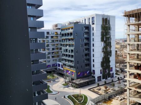 AMBIENT KOMERCIAL PER QIRA TEK SQUARE21