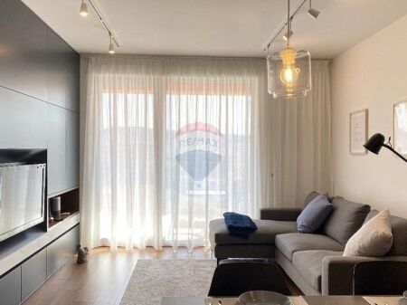 Apartament 1+1 - Për Qira ID: 530411003-940