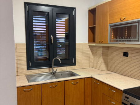 Apartament 2+1 me qera te Pallati me Shigjeta