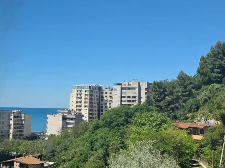  Apartament 2+1 me qira – 850€/muaj