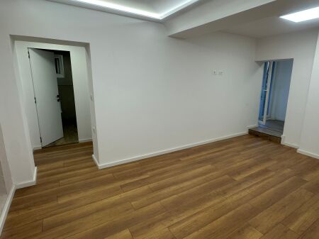 Locale in Affitto, Blv. Jean Dark