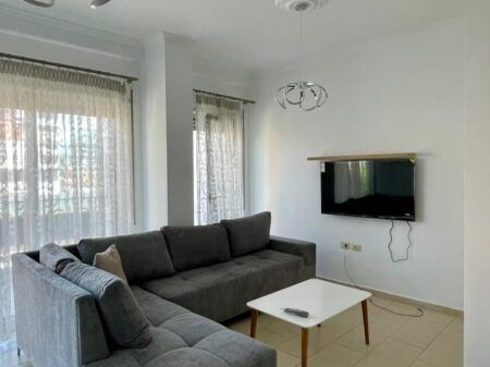 Ne zonen e Rruges se Kavajes,prane Eco Market jepet me qera apartament 1+1,i mobiluar 800Euro (Bruto)

