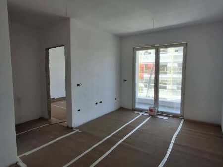  Shitet Apartament 1+1 te Univers City
