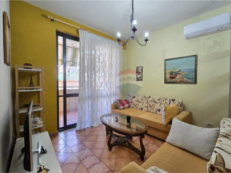 Apartament per qera 2+1 tek Komuna e Parisit