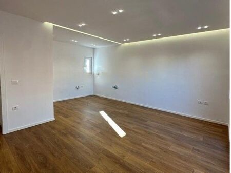 MINE PEZA, SHESIM APARTAMENT 2+1