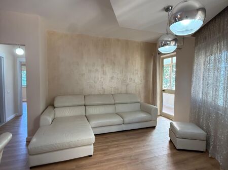 Shitet Apartament 2+1 Rruga Mine PezaSip. 97.5m2234.000€ •Me Hipoteke •Pallat me ashensor •I restauruar totalisht