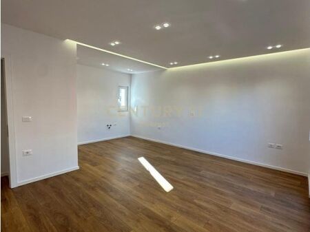 Apartament 2+1 per shitje tek Rruga Mine Peza