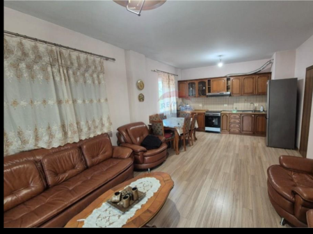 Apartament per qera 2+1 tek Komuna e Parisit