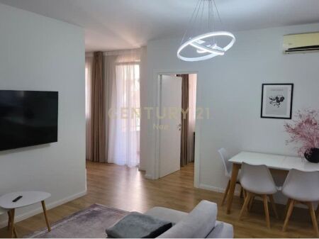 Apartament 3+1+2 me qira tek Garda!