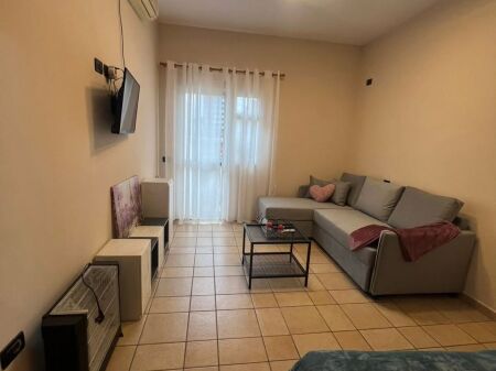 Apartament 1+1 me qira – Rruga e Kavajes