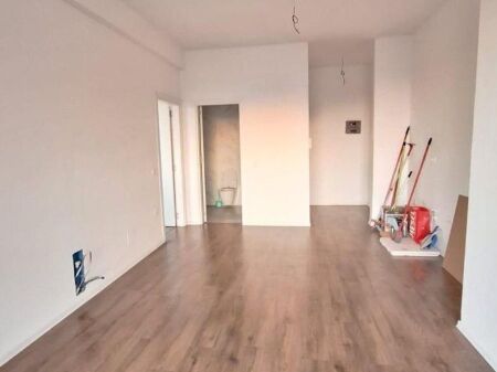  Apartament 1+1 për shitje – Rruga e Kosovarëve