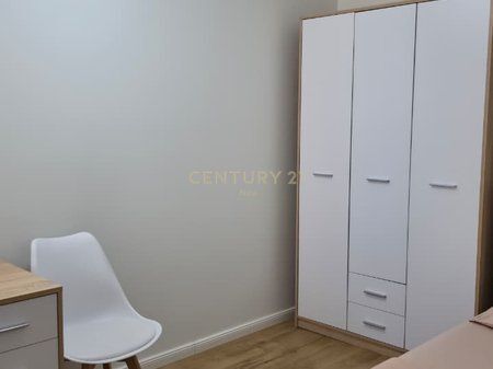 Apartament 3+1+2 me qira tek Garda!