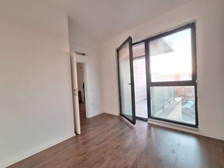  Apartament 1+1 në shitje – Rruga e Kosovareve