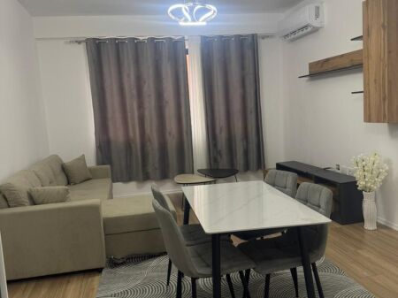 Jepet me qera apartament 1+1   Vendndodhja: Astir, Urban Gate Çmimi: 45000 lek/muaj