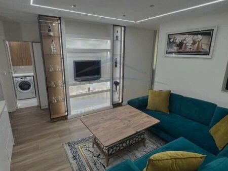Affitto, Appartamento 2+1 + Veranda, Ex Campo di Aviazione, Tirana