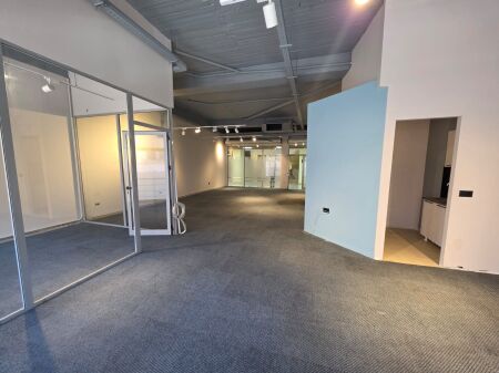 Ambient biznesi në shitje/me qira – Condor Center, Rruga e Kavajës !