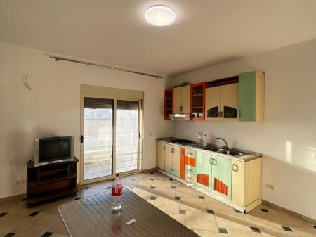 AFFITTASI APPARTAMENTO 1+1 VICINO ALL'HOTEL ANTALYA, SPIAGGIA